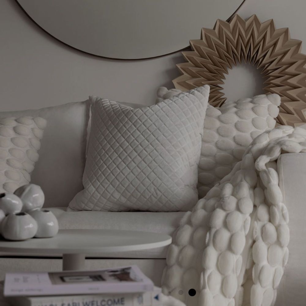 Egg Throw 130x170 cm, White